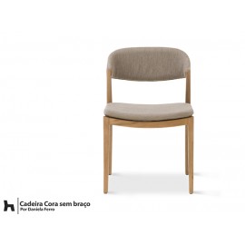 Cadeira Cora - tapeçada lisa